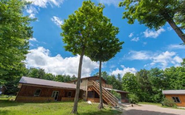 Madawaska Lodge-Camping Cabins