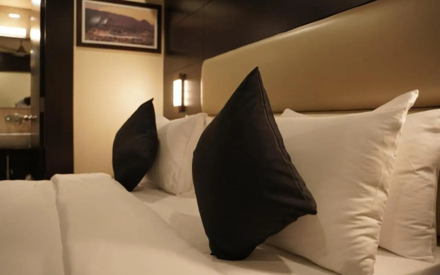 Hotel Vivan Pinnacle