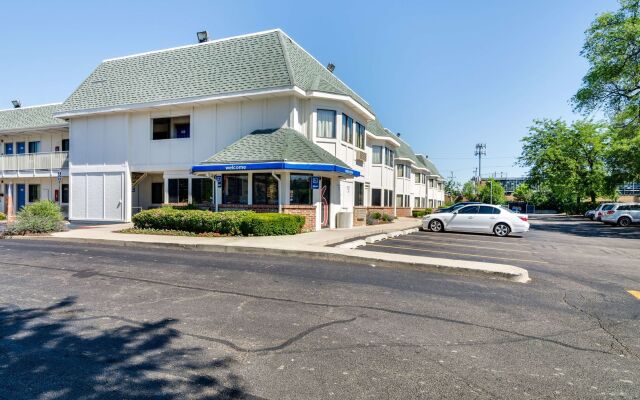 Motel 6 Schiller Park, IL - Chicago O'Hare