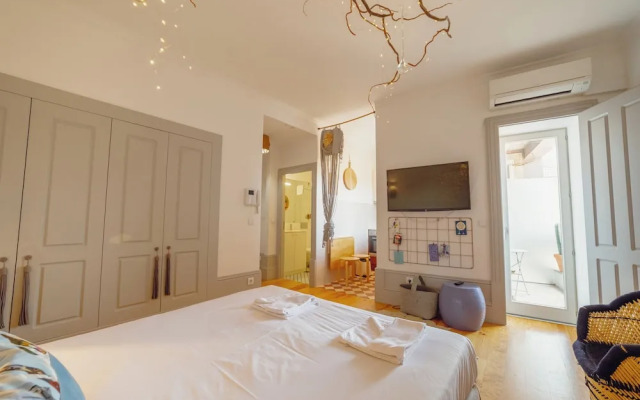 Downtown Modern Studio by Vacationy