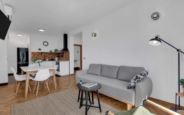 Anka - Amazing Location - A8