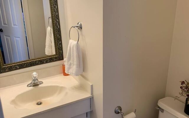 Room in House - Majestic Private Room