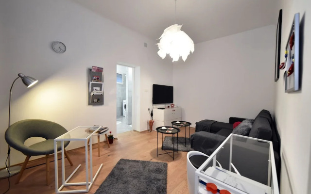 Apartment Heart to Heart