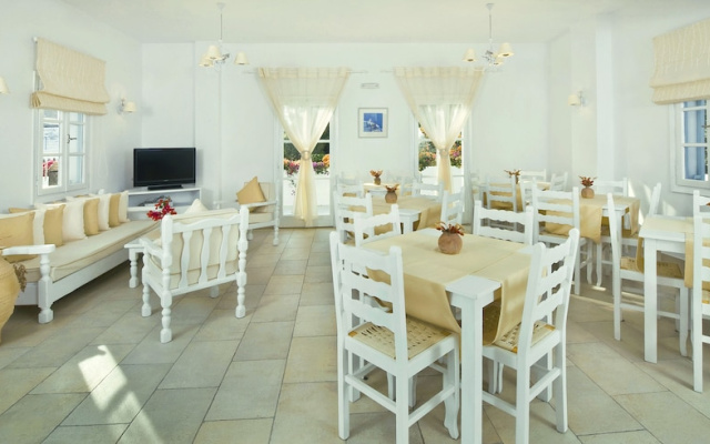 Spiros & Hiroko Hotel - Adults Only