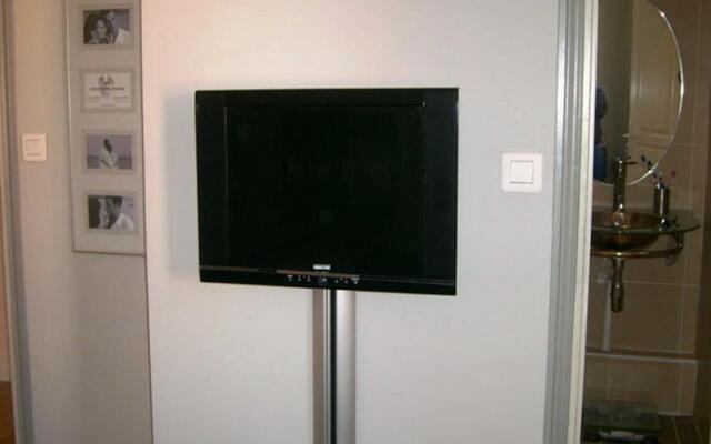 Livia Cannes rue Hoche