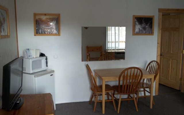 Budget Host Elk Antler Inn