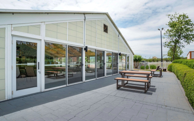 Best Western Carlton Suites