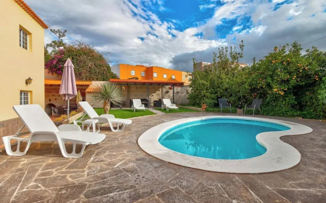 Beautiful Arianny House With Pool