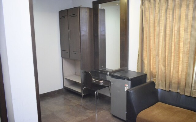 Hotel Tamizh Park