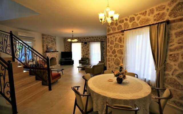 Villa Simay by Akdenizvillam