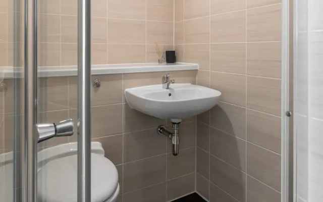 Host Stay Monarchs Quay