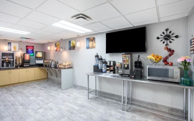 Microtel Inn & Suites By Wyndham Stockbridge/atlanta South