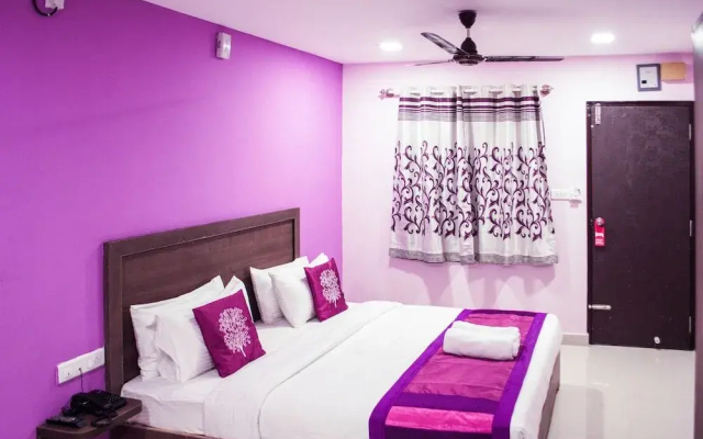 Sri Sai Suites by OYO Rooms