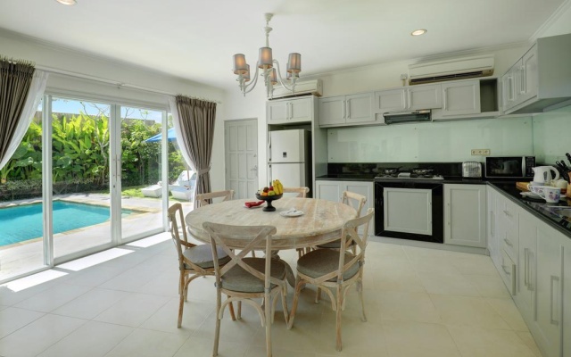 Bali Paradise Heritage by Prabhu – Guest Rooms – Ungasan