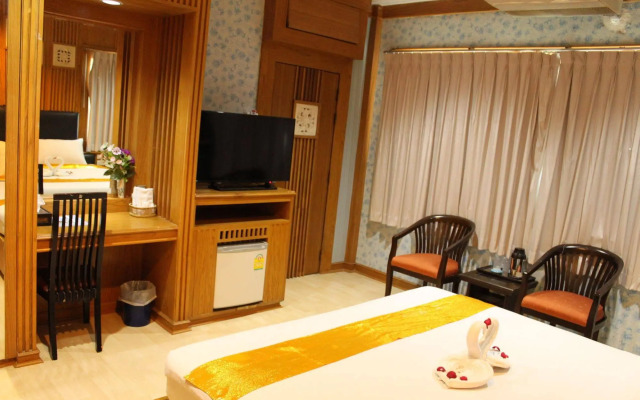 The Rich Hotel