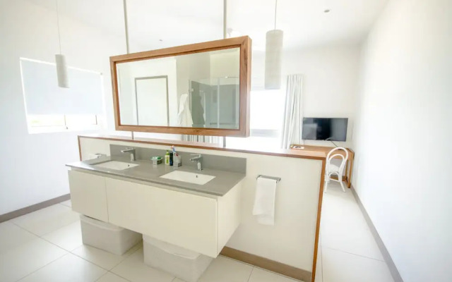 L'Escale Beachfront Luxury Suite By Dream Escapes