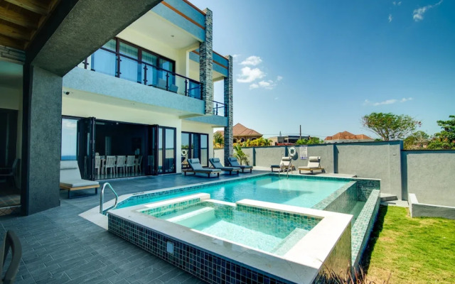 Luxury Oceanfront Villa Fully Staffed Pool Jacuzzi Movie Theatre