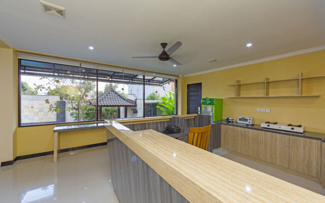 RedDoorz Plus near Mall Bali Galeria 2