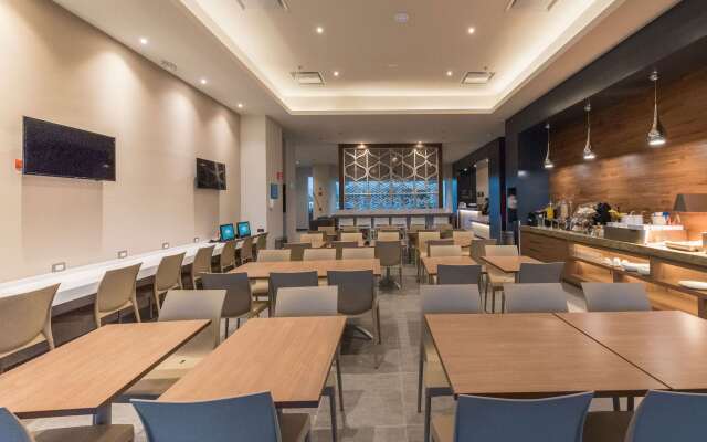 Microtel Inn & Suites by Wyndham Guadalajara Sur