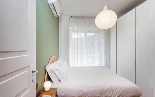 Bright Shelley Apartment