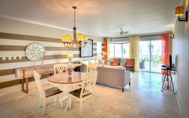 Beachfront Glamorous Apartment With Ocean Views