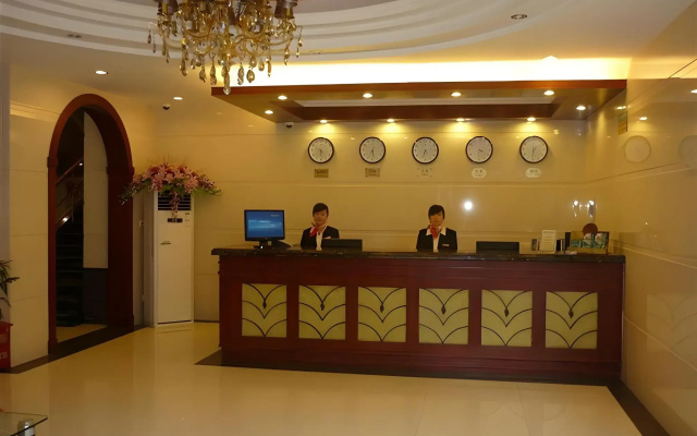 Отель GreenTree Inn BengBu HuaiHe Road Pedestrian Street Hotel