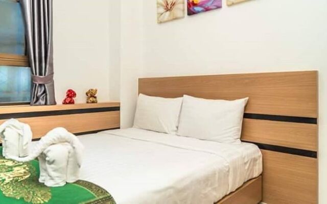 Naiharn Condominium Phuket