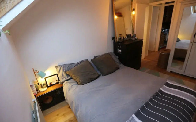 Trendy Notting Hill 1 Bedroom Apartment With Balcony