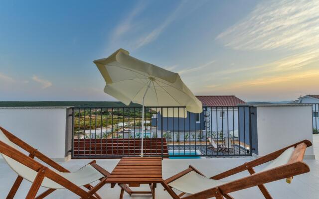 Dalmacija V in Sukošan