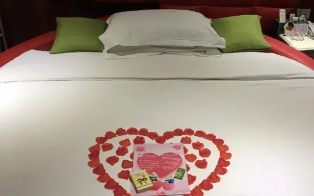 Baolida Hotel (Tonghua Xinzhan Plaza Jingyu Middle School Store)