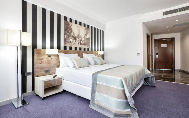 Monte Carlo Inn Vaughan Suites