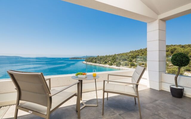 Beachfront Villa Azzurro With Pool