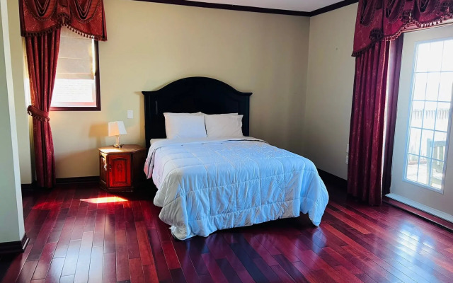 Harbourview Inn & Suites