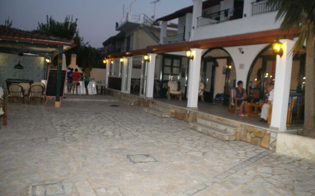 Akti Panela Beach Hotel