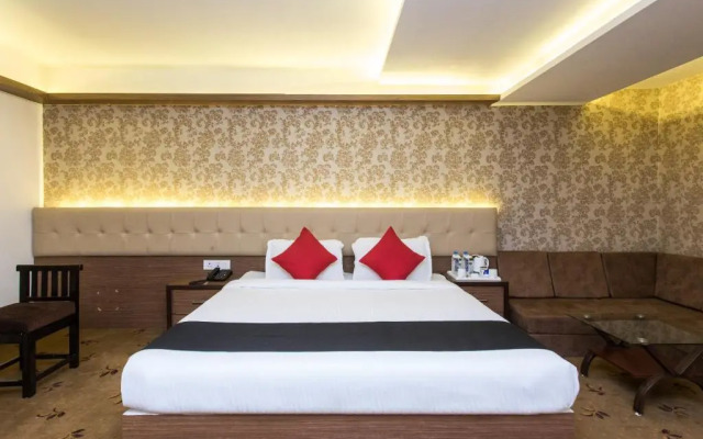 Solaris Hotel and Club