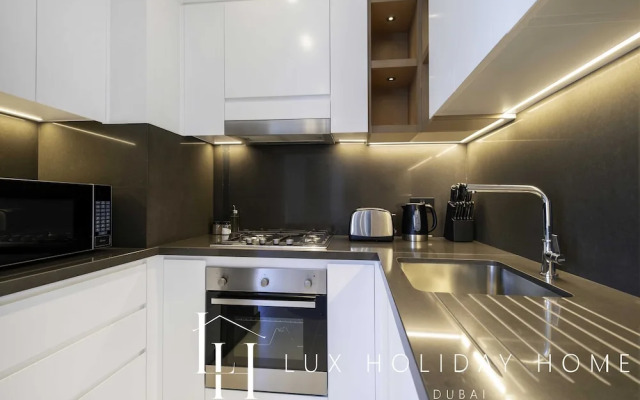 LUX  The Vida Marina Residence 3