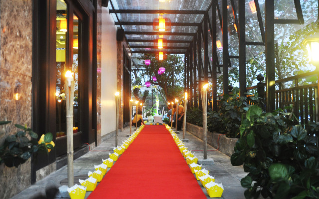 Royal Riverside Hoi An Hotel
