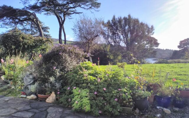 Lovely Sea View Apartment in Rineen - 4 Guests