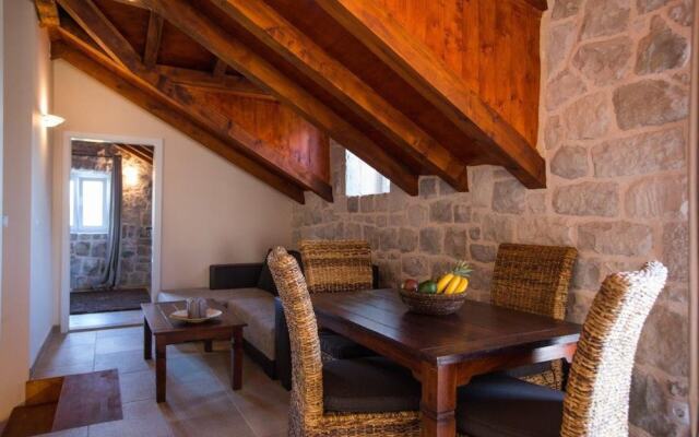 Beautiful 4-bed Villa for up to 10 Guests