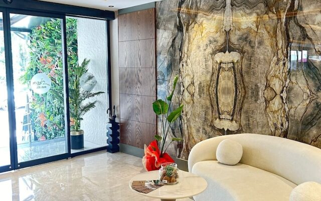 Sam Hotel