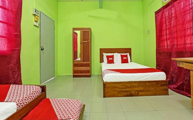 Redzwan's Beach Resort by OYO Rooms