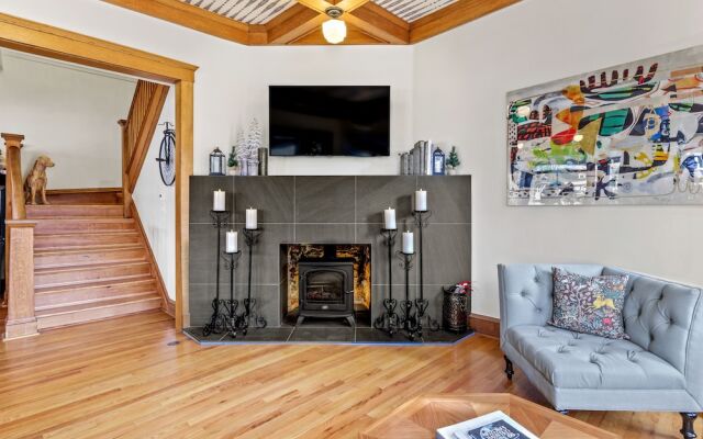 Bespoke Inn Flagstaff