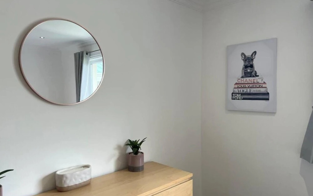 Stunning 3-bed Apartment in Largs