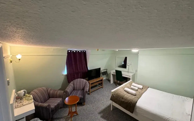 The George Hotel