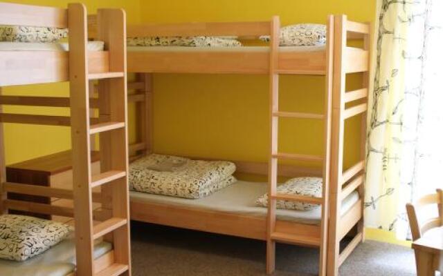 Hostel Bisport Týnec Nad Sazavou