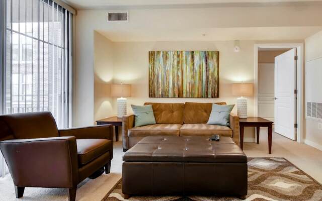 Bluebird Suites in Crystal City