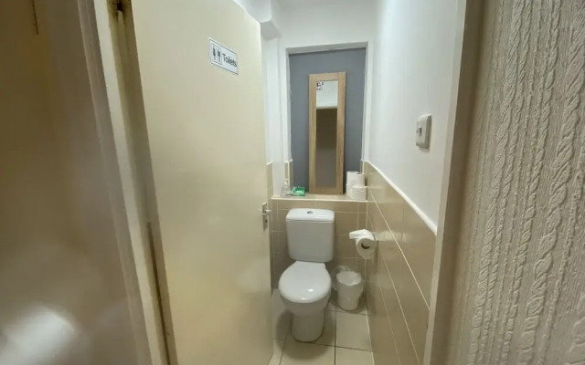 6-bed Apartment in Liverpool