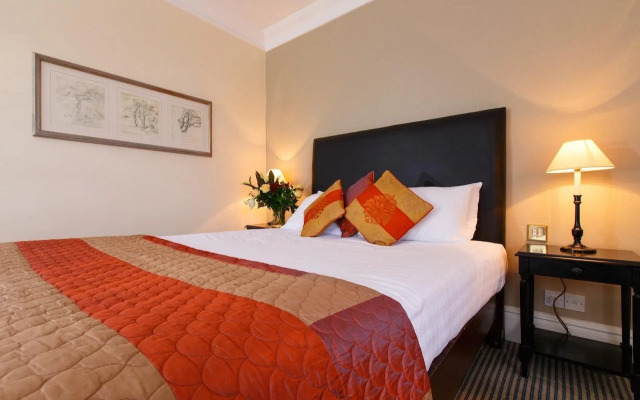 Kingston Lodge Hotel