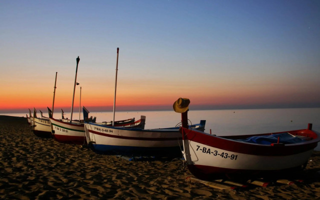 CAN MARTINEZ Calella Beach Boutique Apartment