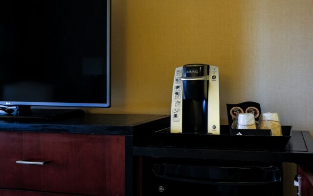 The Drake Oak Brook, Autograph Hotels